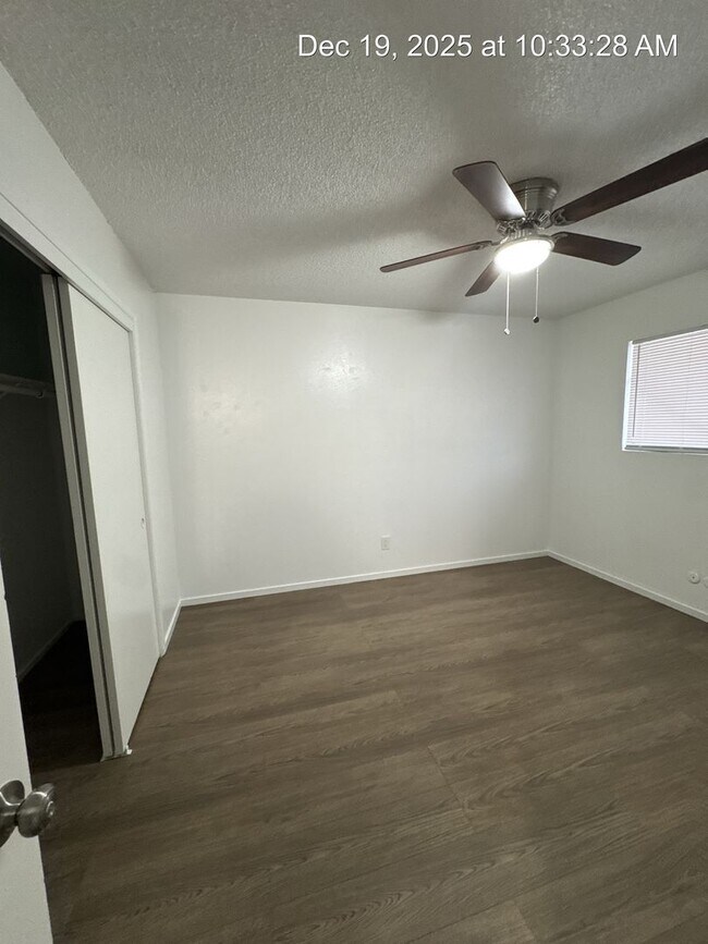 Building Photo - 3811