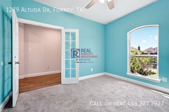 Building Photo - 1279 Altuda Dr