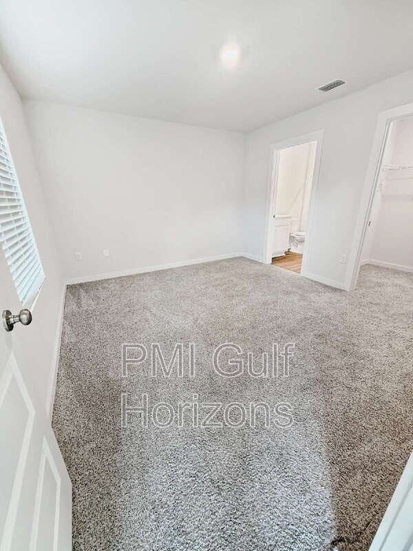 Building Photo - 20 Spoonbill St