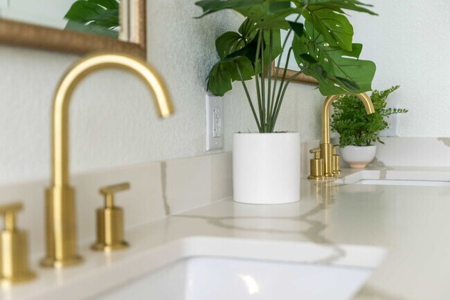 Building Photo - 8902 Feather Hill Rd