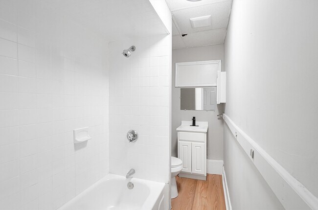 Building Photo - 168 Lunenburg St