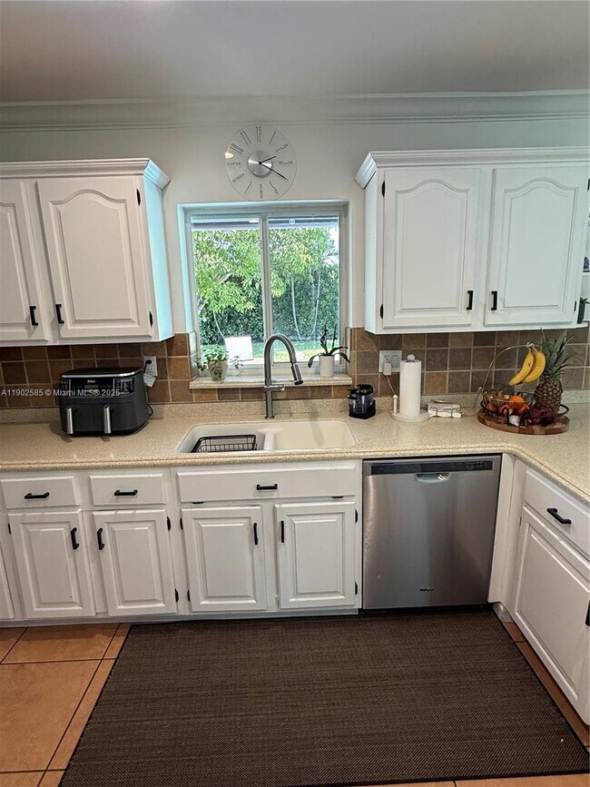 Building Photo - 10841 SW 127th St