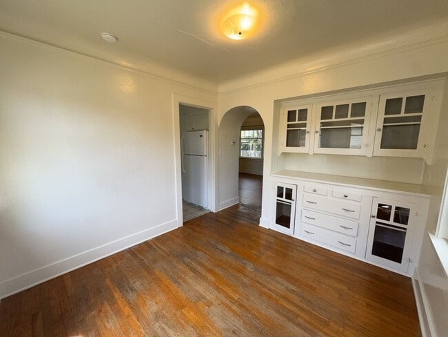 Building Photo - Sit out with your pet on the patio of this Arcata home!