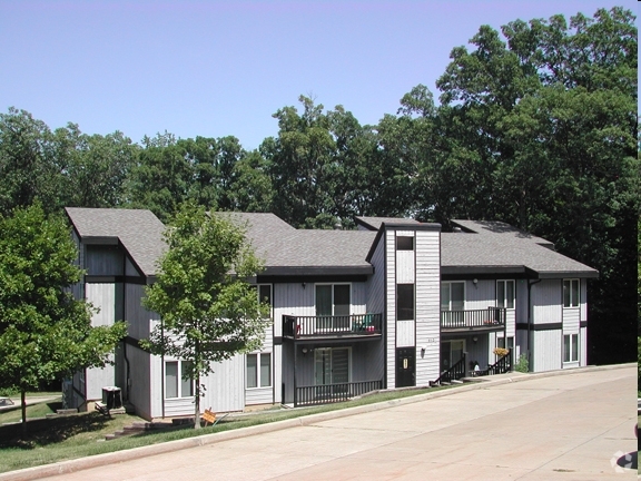 Building Photo - Woodlander Apartments