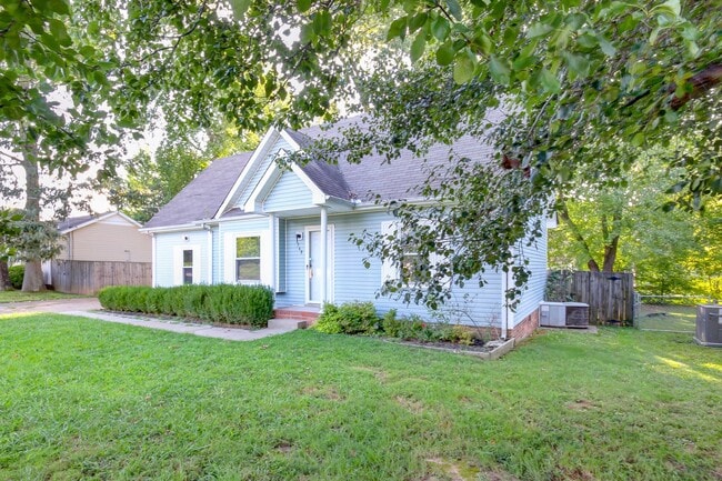 Building Photo - Three Bedroom Home for Rent with Two Bonus Areas!!!