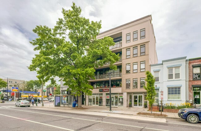 Building Photo - 1306 Pennsylvania Ave SE