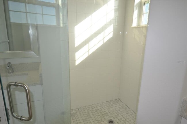 Building Photo - 5732 Biscayne Ct