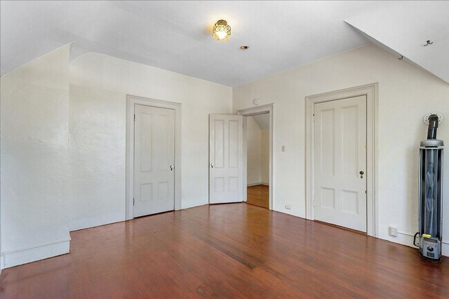 Primary Photo - 2308 Woolsey St