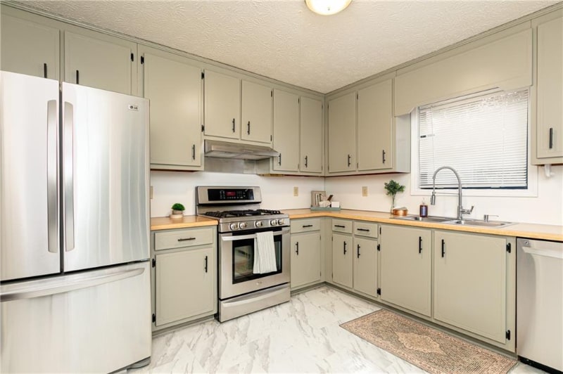 Building Photo - 4065 Maxanne Dr NW