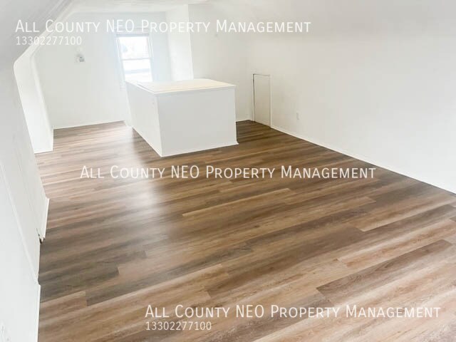 Building Photo - 3862 E 112th St