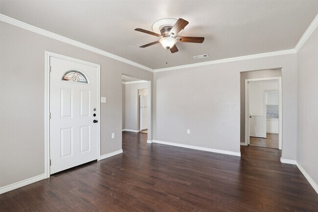 Building Photo - 3201 McCart Ave