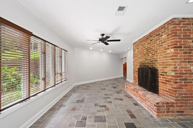 Building Photo - 7732 Canal Ct