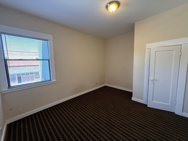 Building Photo - 1641 (TPO)