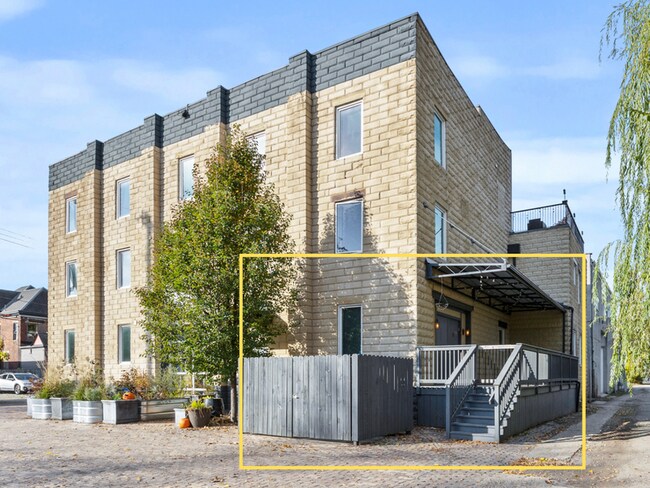 Building Photo - 1185 Gustavus Ln