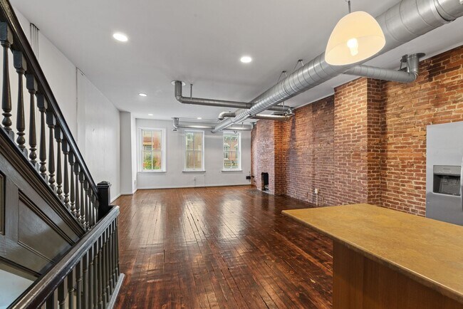 Building Photo - 5169 Butler St