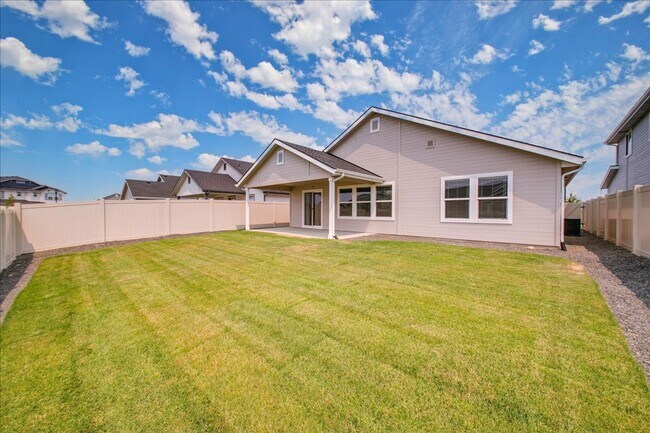 Building Photo - Adorable Nampa Home - Close Access To Ever...