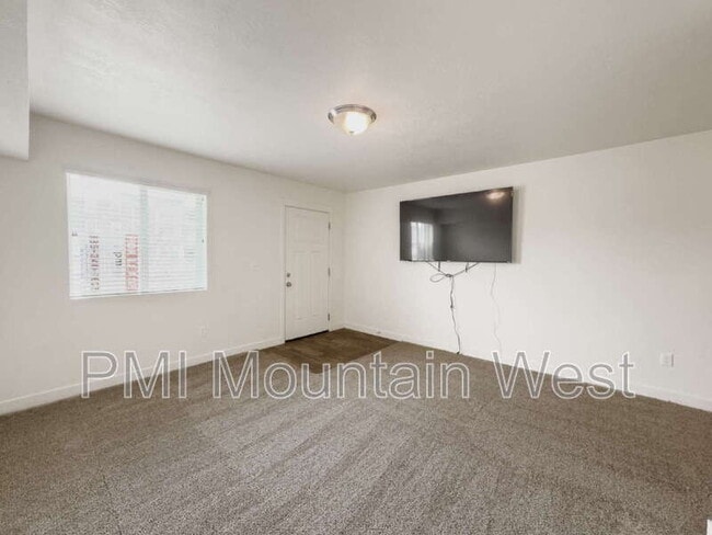 Building Photo - 641 N 30 E