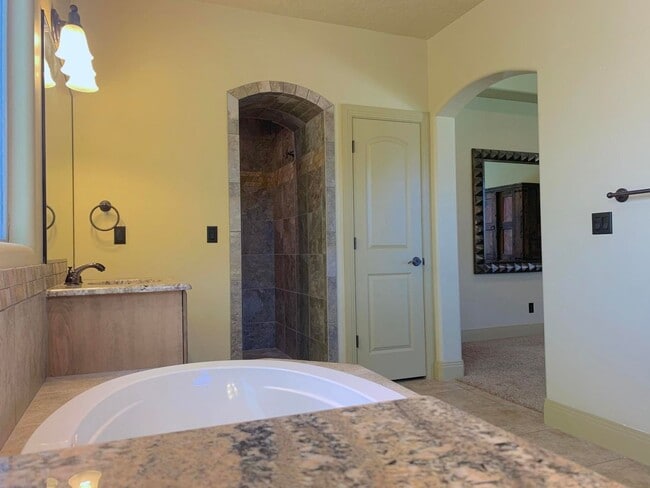 Building Photo - This Gorgeous Home is in the Tonaquint Ter...