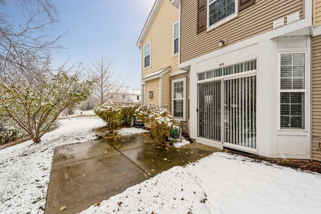 Building Photo - 2610 Williamsburg Dr