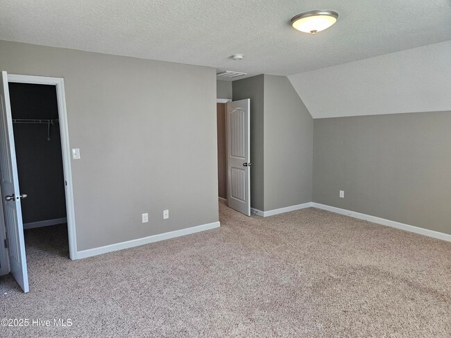 Building Photo - 609 Winfall Dr
