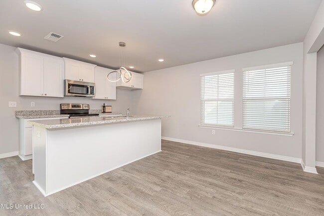 Building Photo - GORGEOUS HOME FOR RENT