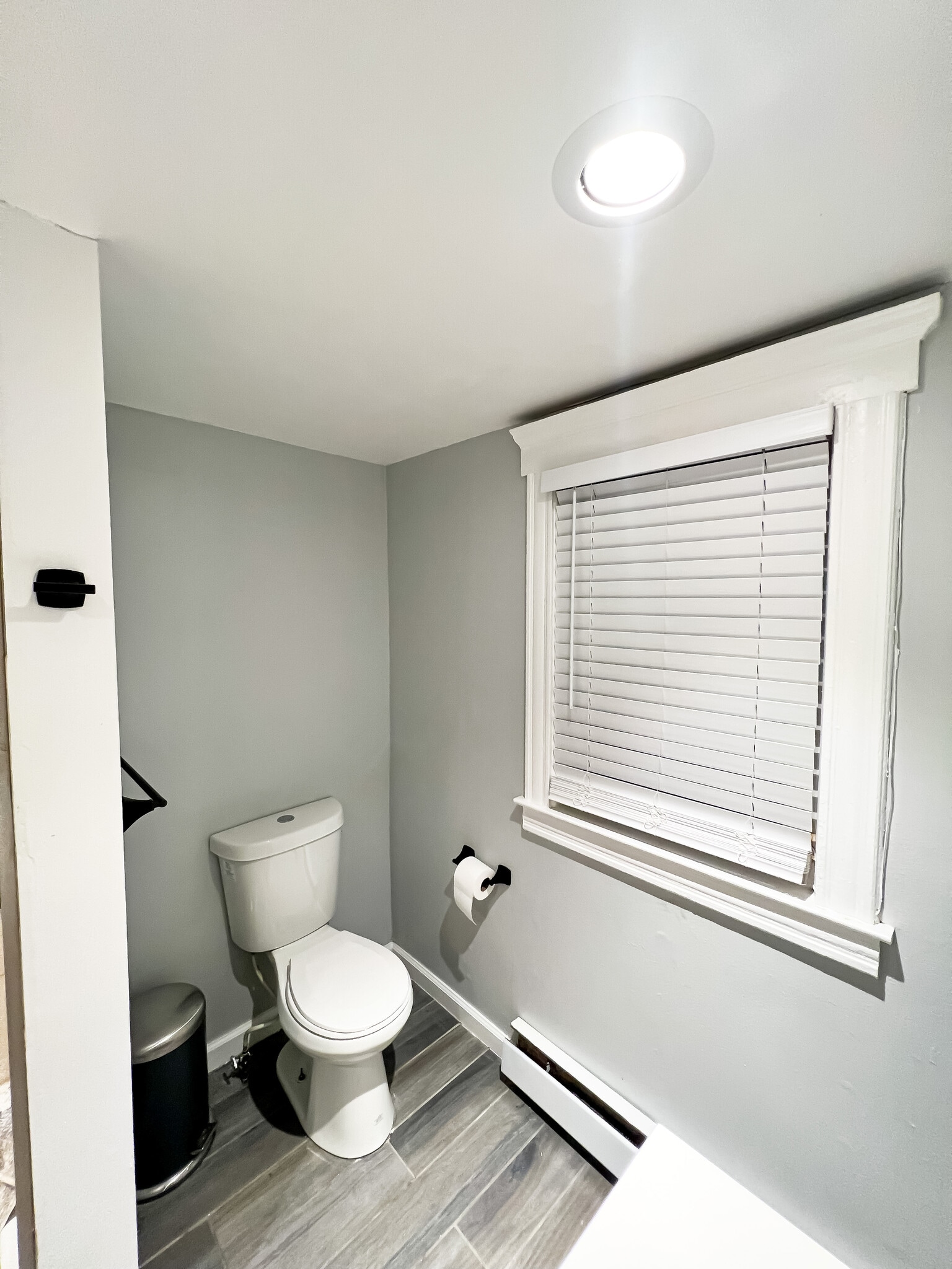 Building Photo - 239 William St