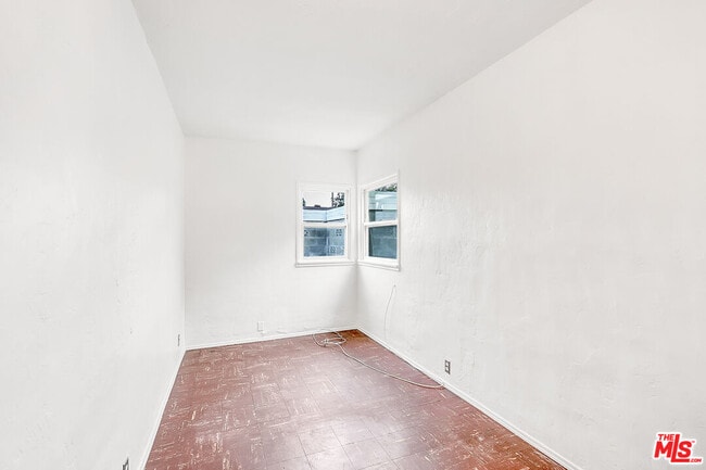 Building Photo - 7854 Goll Ave