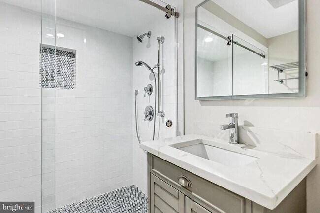 Building Photo - 3525 16th St NW