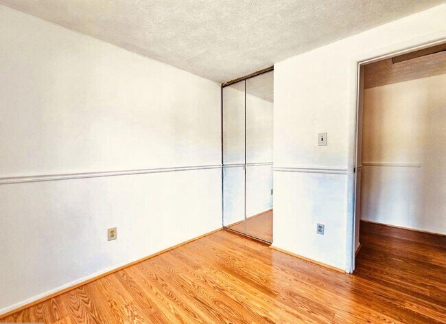 Building Photo - 8465 Summer Breeze Ln