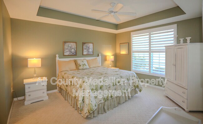 Building Photo - 2405 Harmony Ln