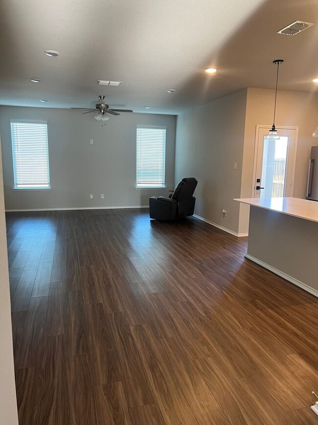 Building Photo - NEW 4 Bedroom in Joshua ISD. Move in special for the end of the year!