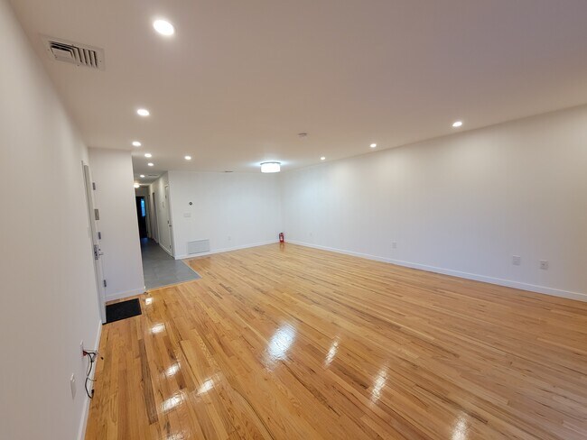 Building Photo - 139 68th St