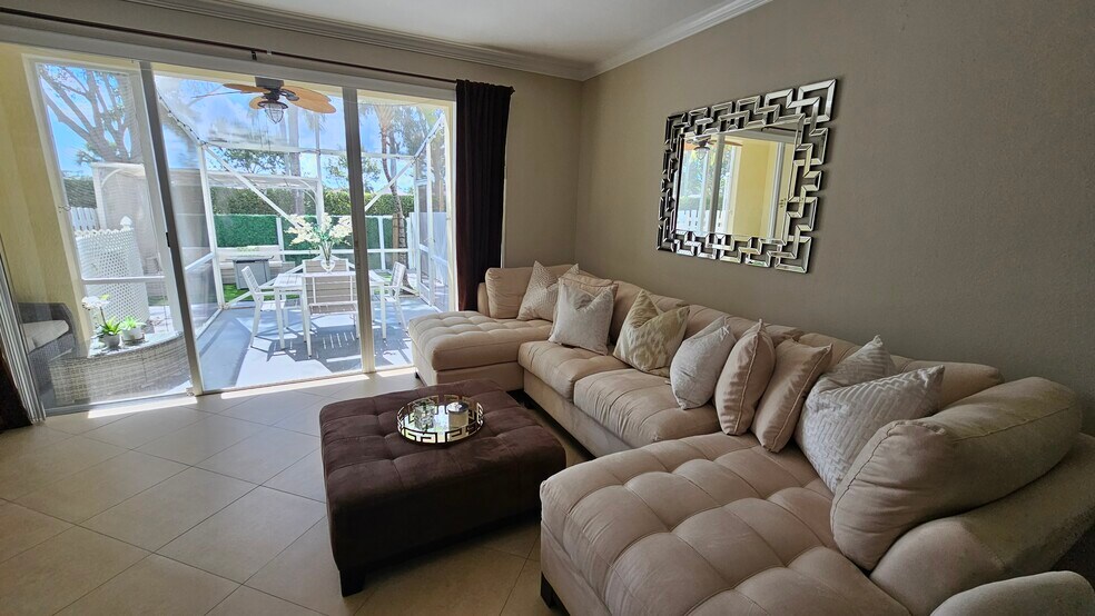 Building Photo - 8115 Bellagio Ln