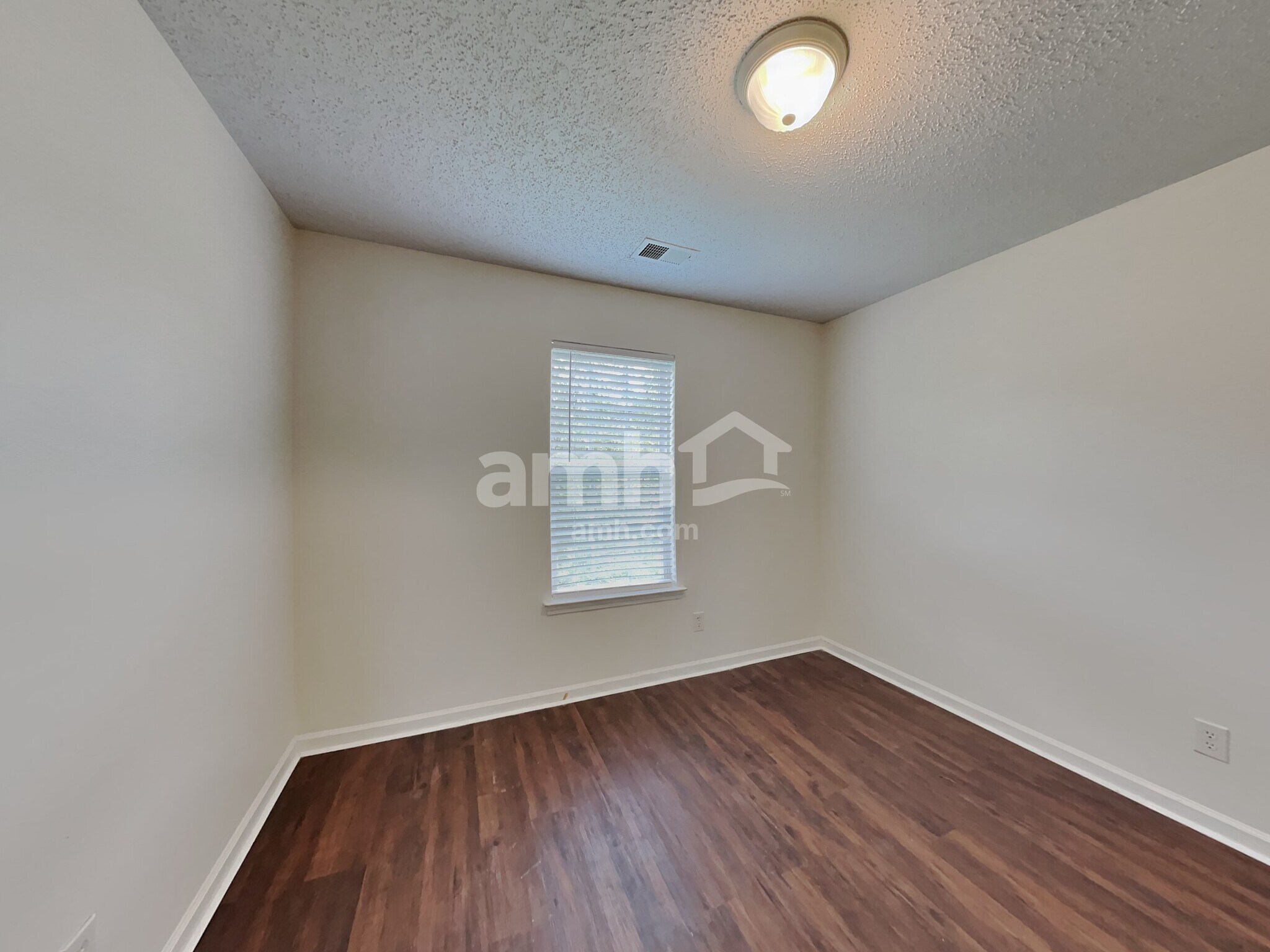 Building Photo - 125 Everett Park Dr