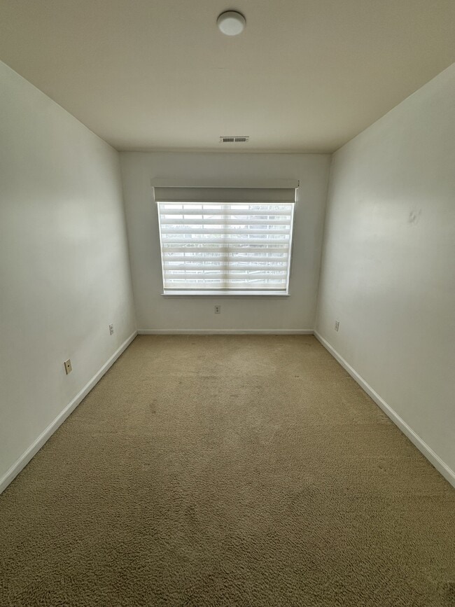 Building Photo - 255 Wilmore Dr