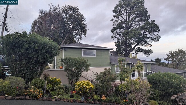 Building Photo - 1672 Terrace Road,Walnut Crk