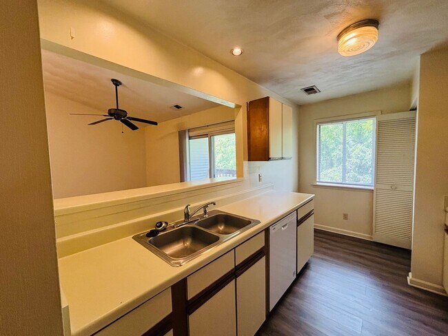 Building Photo - 403 Berryfield Ln