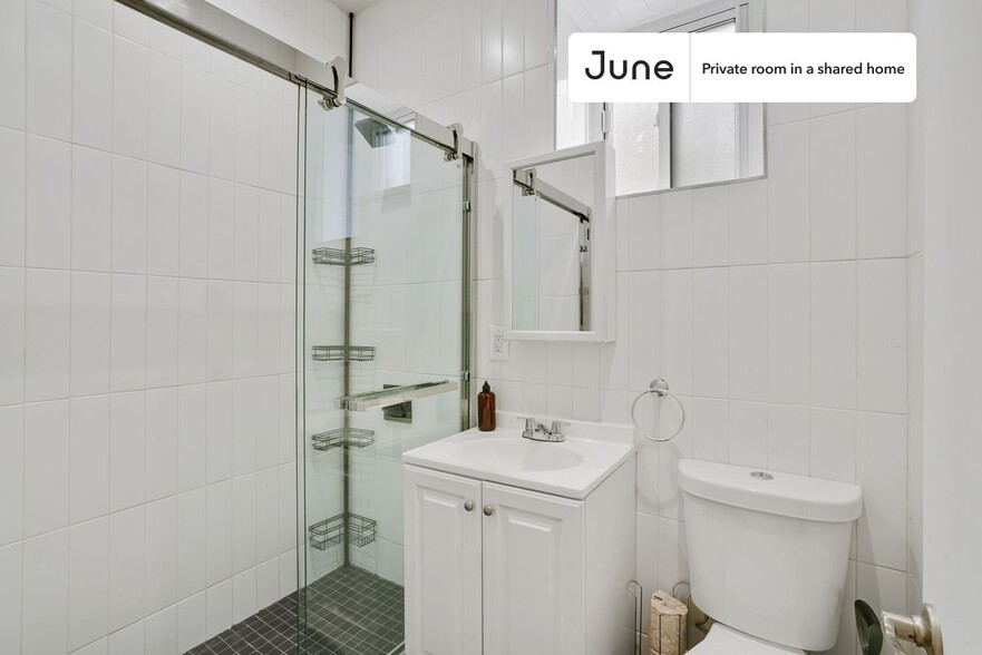 Building Photo - Room in Shared 4 bed/2 bath home in Bedford-Stuyvesant