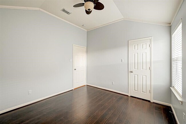 Building Photo - 2214 Falcon Knoll Ln