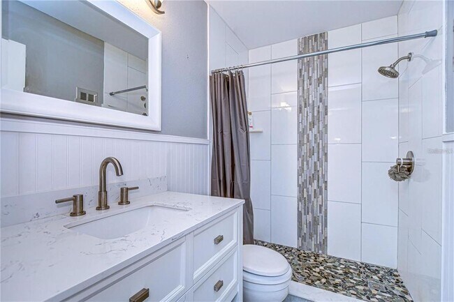 Building Photo - 10280 Imperial Point Dr W