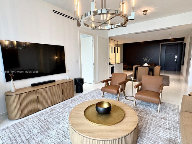 Building Photo - 300 Biscayne Blvd Way