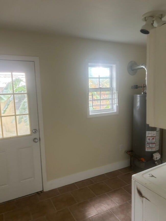 Building Photo - Charming Double in Esplanade Ridge