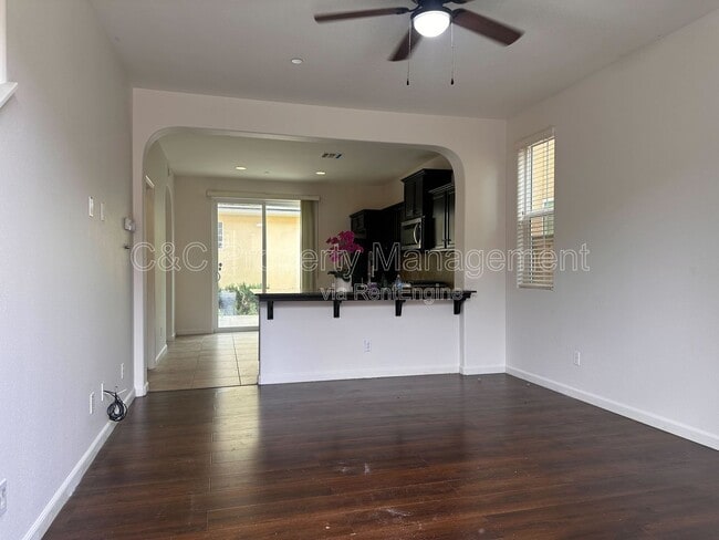 Building Photo - 3672 Etchings Way