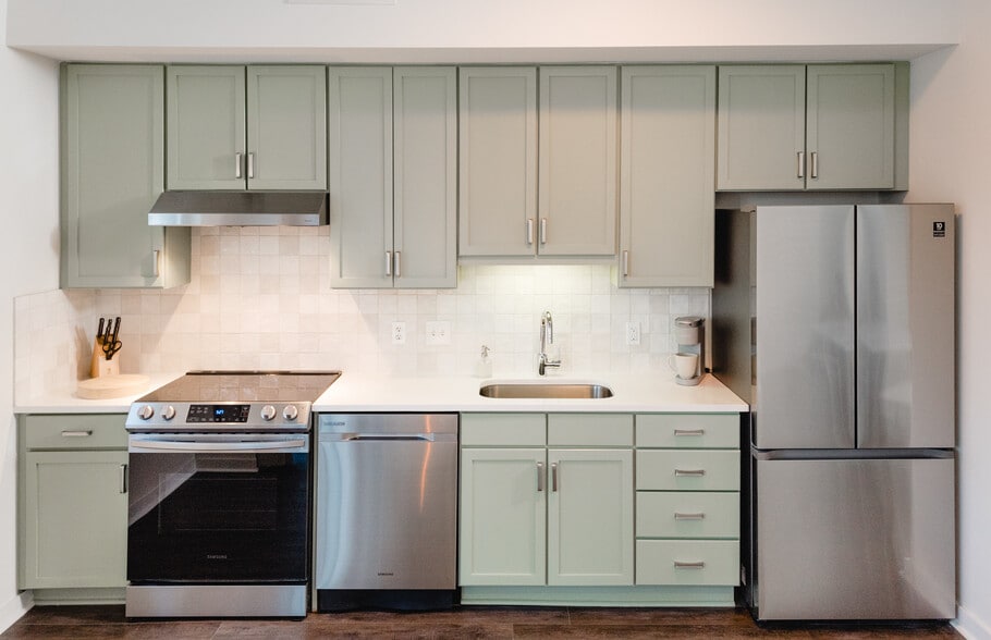 Building Photo - 620 Glen Iris Dr NE