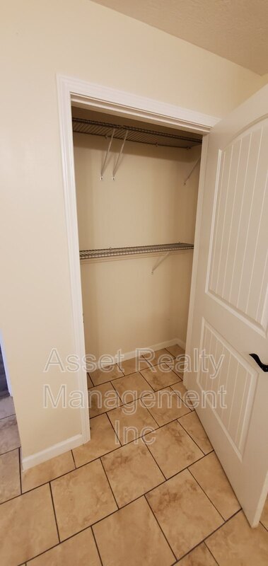 Building Photo - 302 Joel Rd