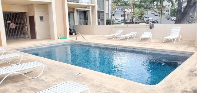 Building Photo - Convenient 2 bed, 1 bath, 1 parking unit in Makiki