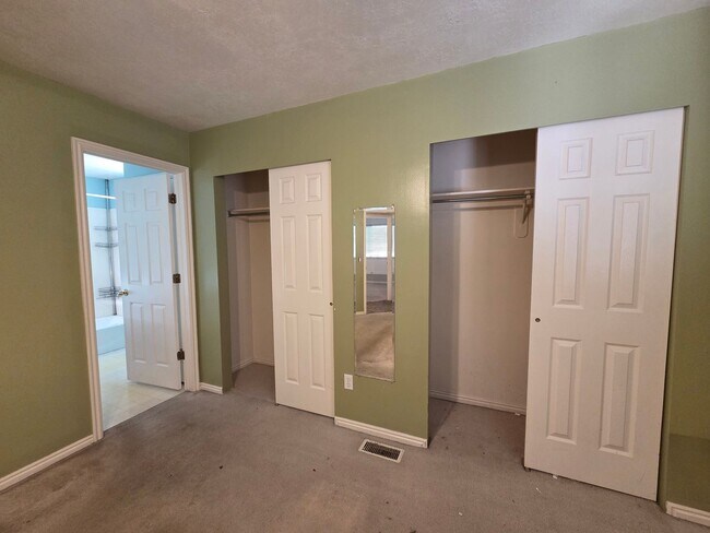 Building Photo - Charming Home in Woods Cross - Ready To Move!