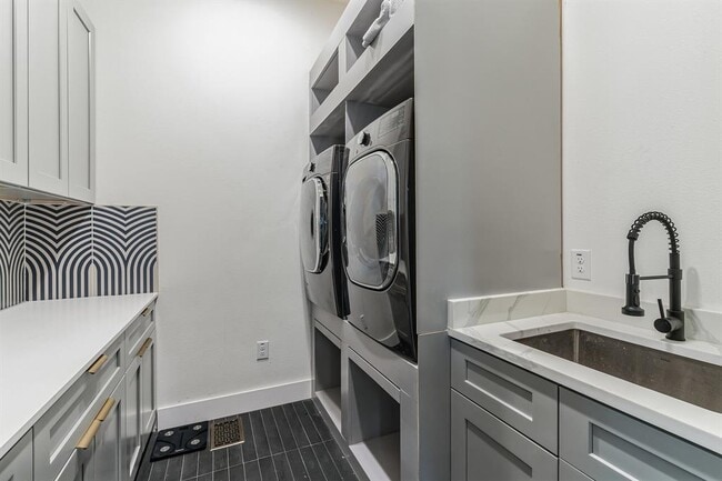 Building Photo - 107 Blue Ridge Trail