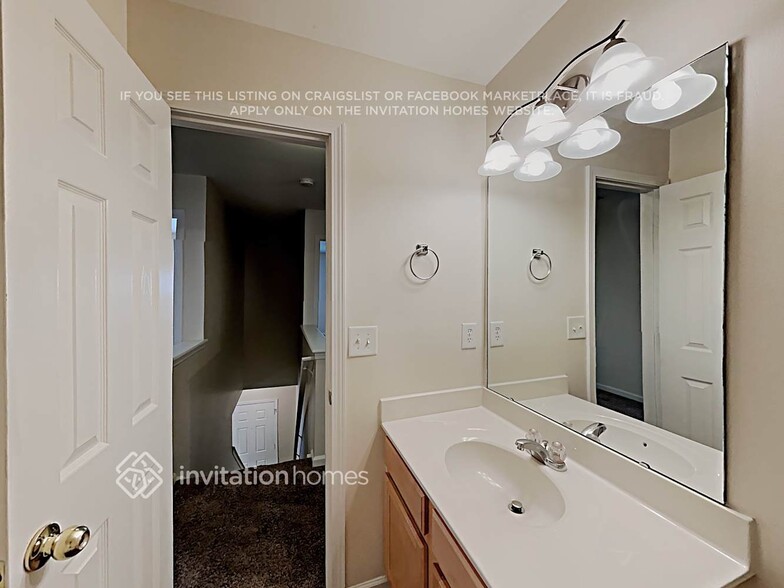 Building Photo - 1610 Candlewood Ridge Ln