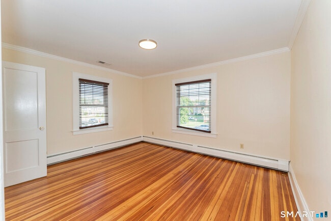 Building Photo - 798 Farmington Ave
